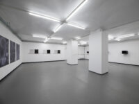 ÜBER NACHT Ausstellungsansicht Fotogalerie Wien