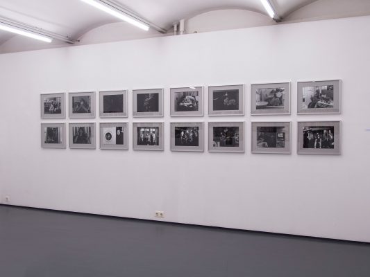 AUFSTELLUNGEN Ausstellungsansicht Fotogalerie Wien