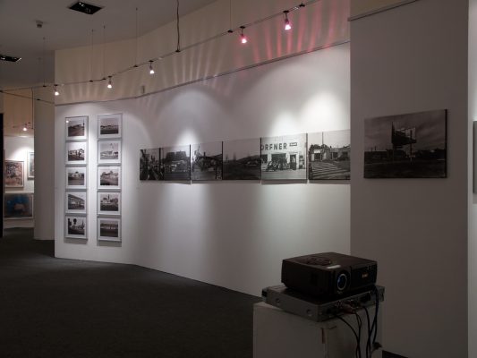 HIER UND DORT  Ausstellungsansicht Fotogalerie Wien