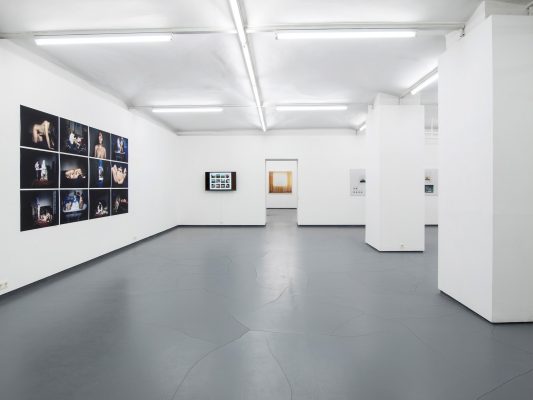 BIOGRAFIE I  Ausstellungsansicht Fotogalerie Wien