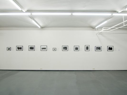 ANEIGNUNG I  Ausstellungsansicht Fotogalerie Wien