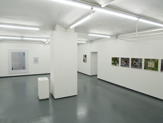 ANEIGNUNG I  Ausstellungsansicht Fotogalerie Wien