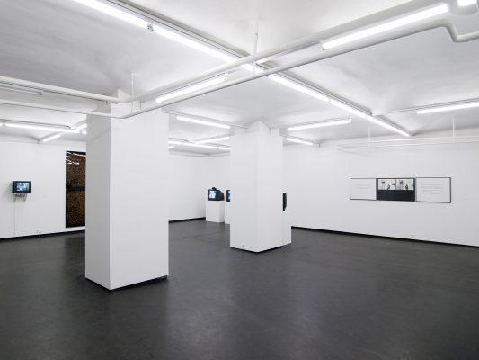 PERFORMANCE II Ausstellungsansicht Fotogalerie Wien