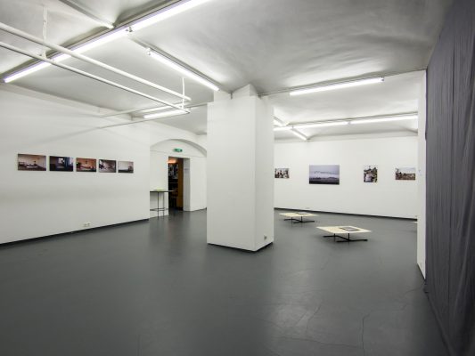 MOBILITÄT II  Ausstellungsansicht Fotogalerie Wien 