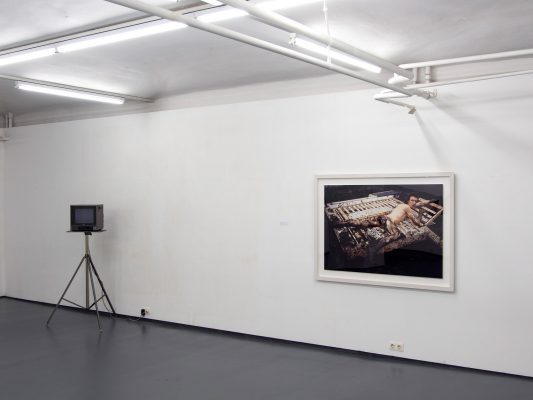 ANEIGNUNG II Ausstellungsansicht Fotogalerie Wien