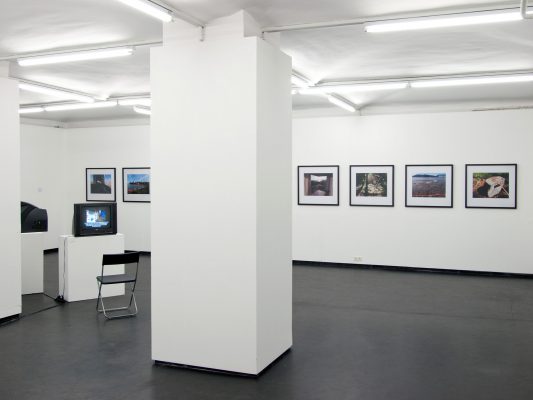 IDENTITÄT III  Ausstellungsansicht Fotogalerie Wien
