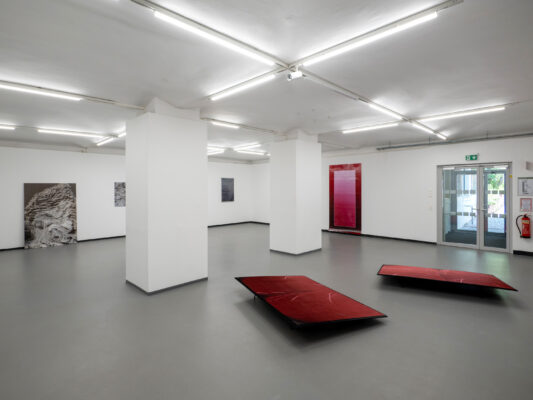 VERLORENE FORM - Ausstellungsansicht Fotogalerie Wien