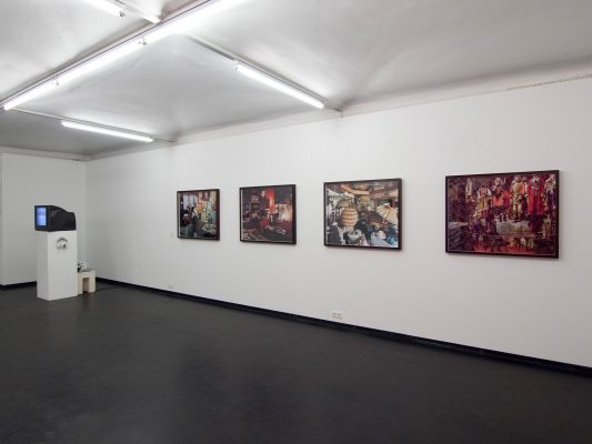 IDENTITÄT II  Ausstellungsansicht Fotogalerie Wien